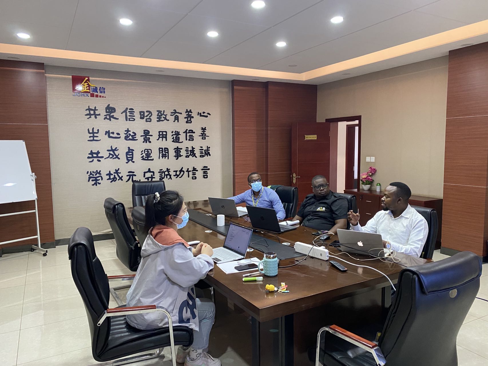 1671591765541944.jpg 聚会图片1.jpg
